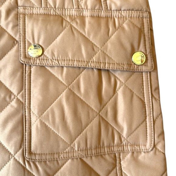 New Chico’s Quilted Barn Jacket Coat Camel/Tan Snap Front Light Size 1 (Medium) - Picture 6 of 15